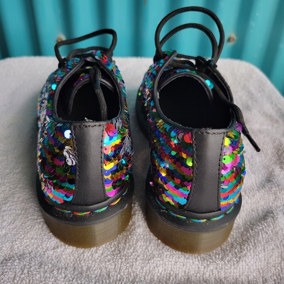 NWOT New Doc Martens Rainbow Sequins Oxford Lace up Shoes Size 7 women's - Picture 3 of 15